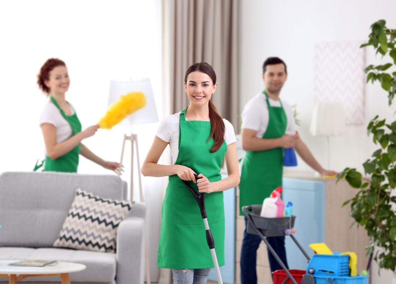 When to hire a cleaning crew
