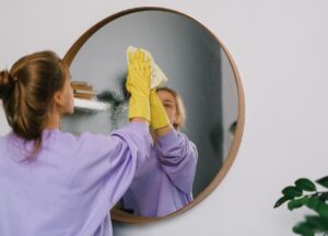 mirror cleaning